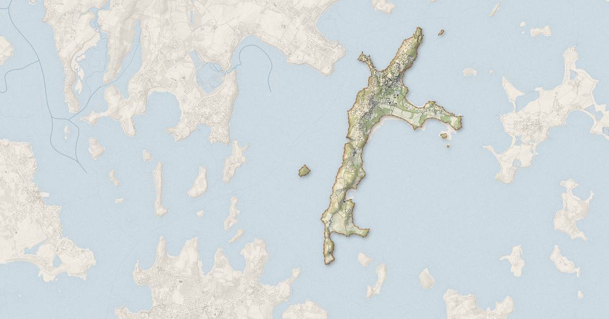 Portrait cartographique de Île-aux-Moines : relief, eau, forêts, bâti et voies, calculés à partir des données de l'IGN