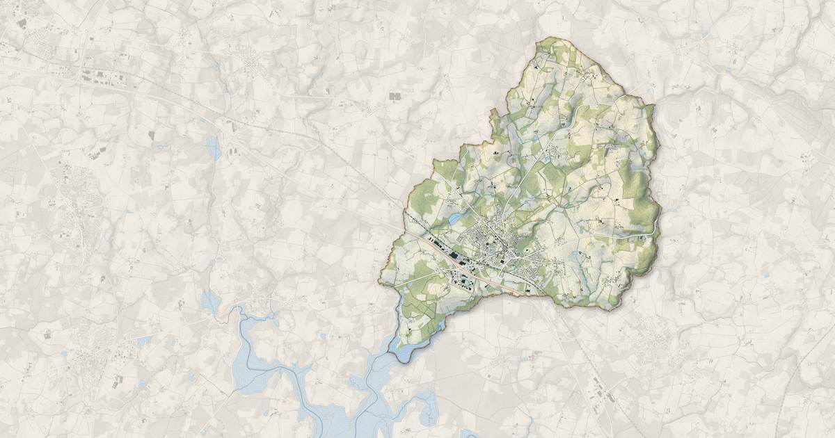 Portrait cartographique de Landévant : relief, eau, forêts, bâti et voies, calculés à partir des données de l'IGN