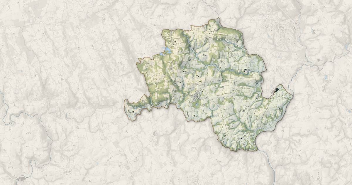 Portrait cartographique de Lanvénégen : relief, eau, forêts, bâti et voies, calculés à partir des données de l'IGN