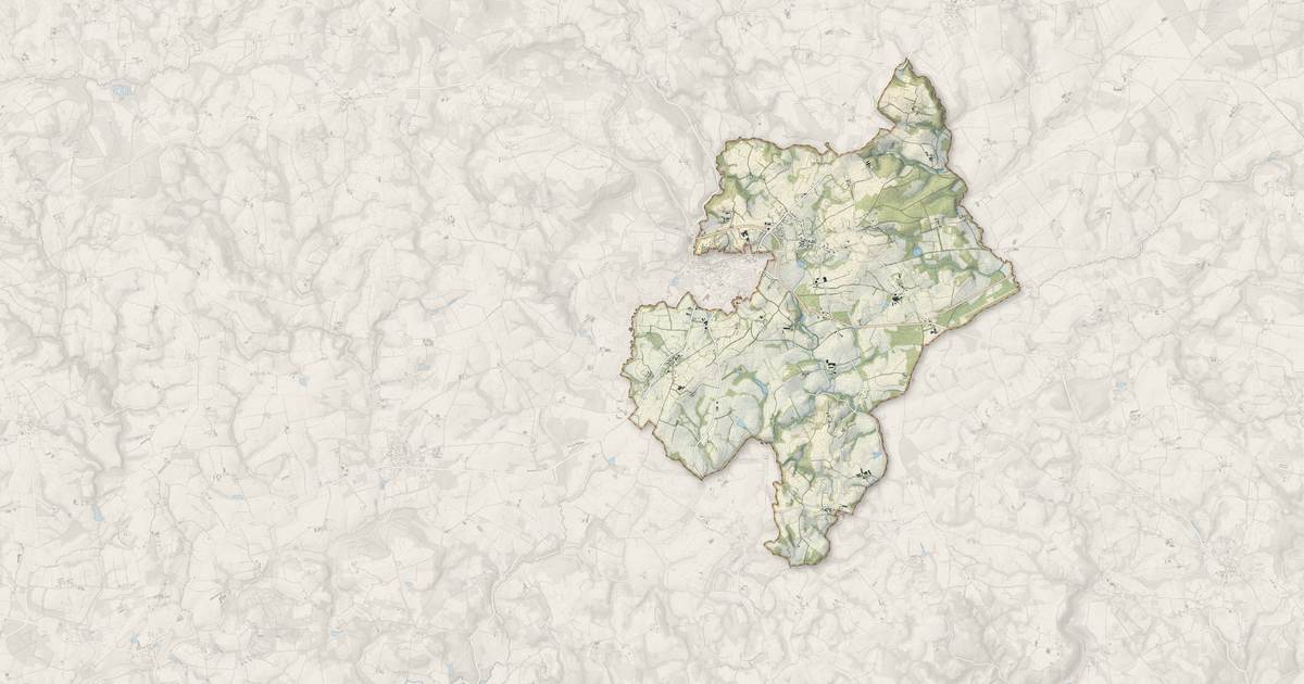 Portrait cartographique de Locmalo : relief, eau, forêts, bâti et voies, calculés à partir des données de l'IGN