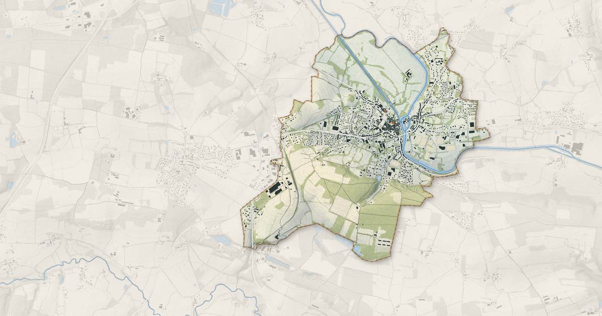 Portrait cartographique de Malestroit : relief, eau, forêts, bâti et voies, calculés à partir des données de l'IGN