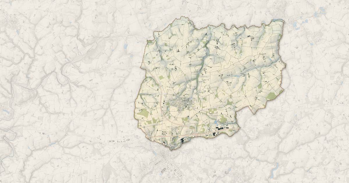 Portrait cartographique de Moréac : relief, eau, forêts, bâti et voies, calculés à partir des données de l'IGN