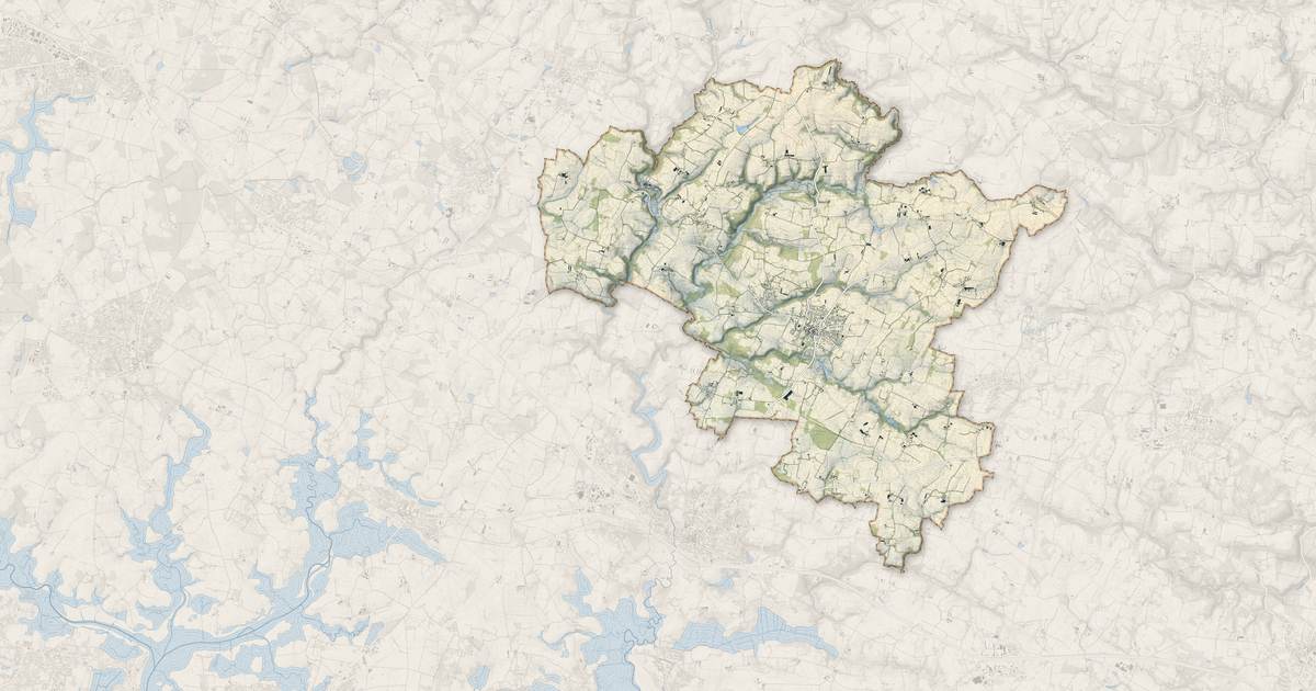 Portrait cartographique de Noyal-Muzillac : relief, eau, forêts, bâti et voies, calculés à partir des données de l'IGN