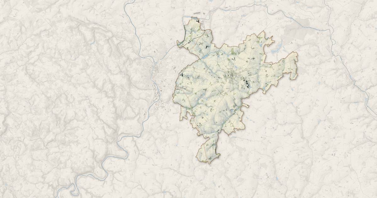 Portrait cartographique de Noyal-Pontivy : relief, eau, forêts, bâti et voies, calculés à partir des données de l'IGN