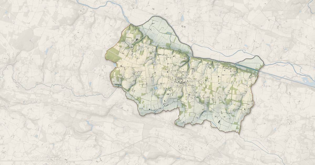 Portrait cartographique de Peillac : relief, eau, forêts, bâti et voies, calculés à partir des données de l'IGN