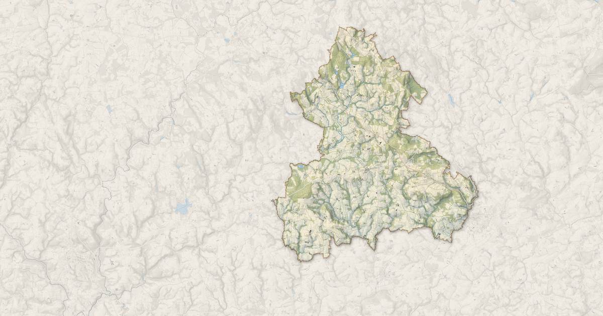 Portrait cartographique de Ploërdut : relief, eau, forêts, bâti et voies, calculés à partir des données de l'IGN
