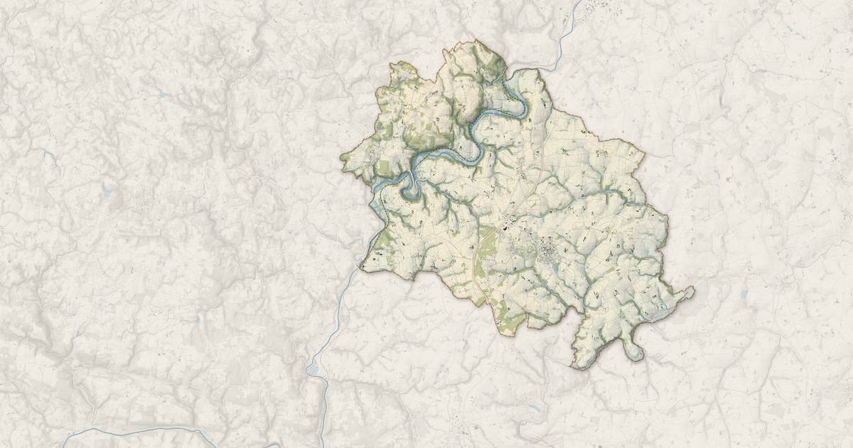 Portrait cartographique de Pluméliau-Bieuzy : relief, eau, forêts, bâti et voies, calculés à partir des données de l'IGN