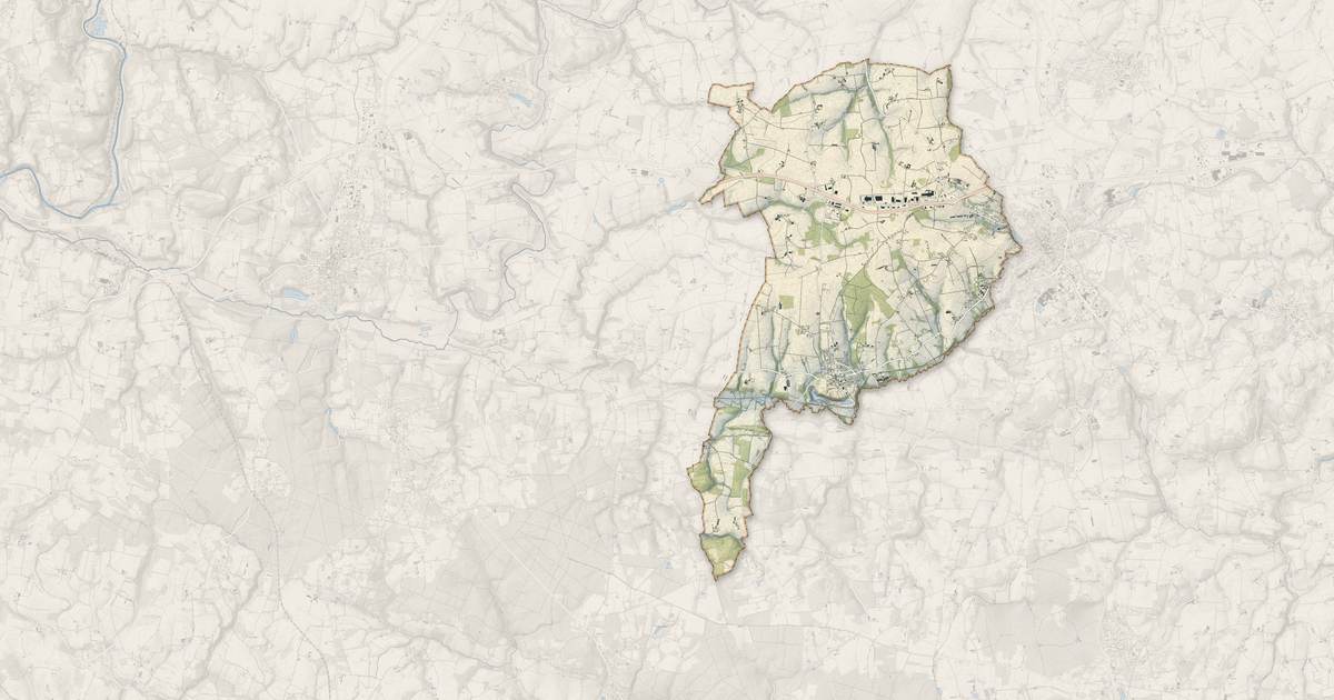 Portrait cartographique de Plumelin : relief, eau, forêts, bâti et voies, calculés à partir des données de l'IGN