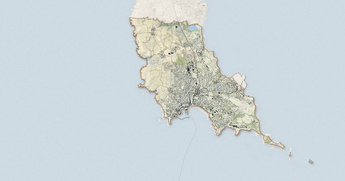 Portrait cartographique de Quiberon : relief, eau, forêts, bâti et voies, calculés à partir des données de l'IGN