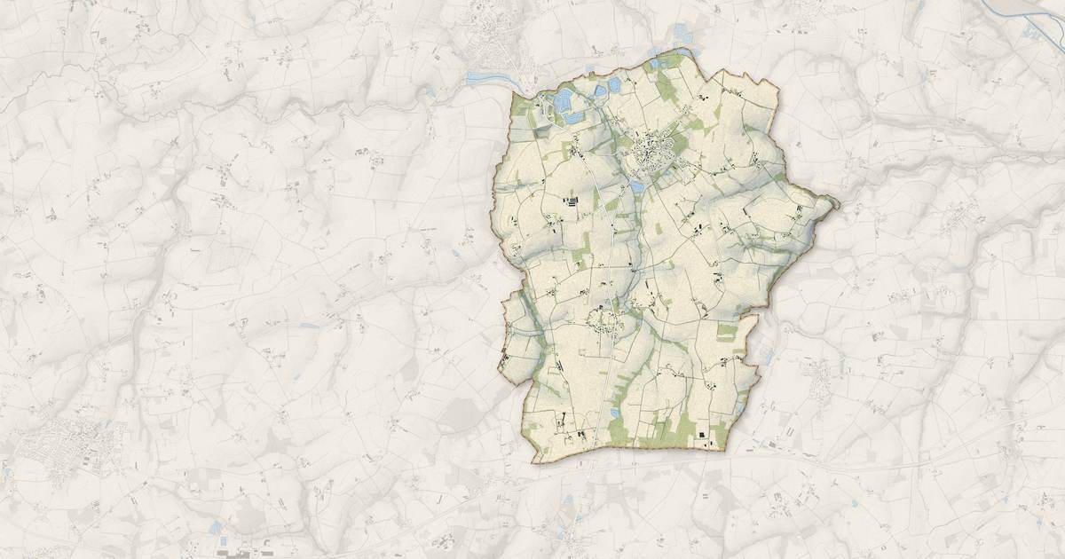 Portrait cartographique de Radenac : relief, eau, forêts, bâti et voies, calculés à partir des données de l'IGN