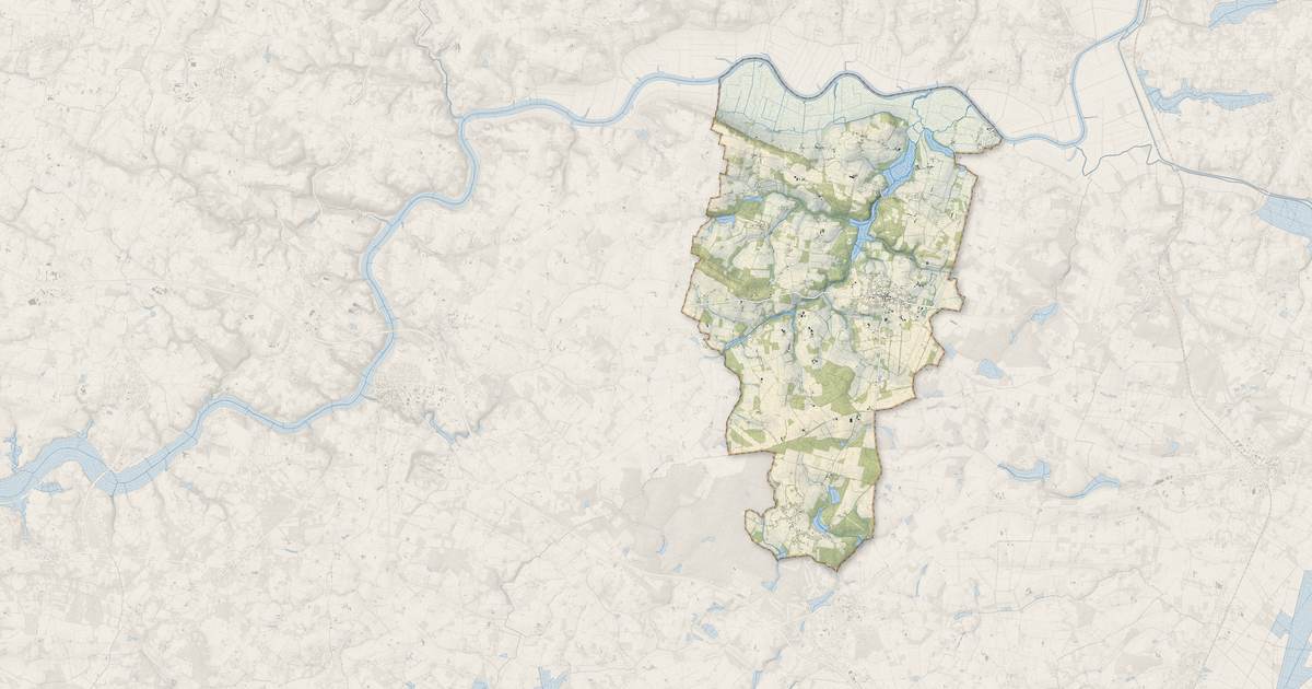 Portrait cartographique de Saint-Dolay : relief, eau, forêts, bâti et voies, calculés à partir des données de l'IGN