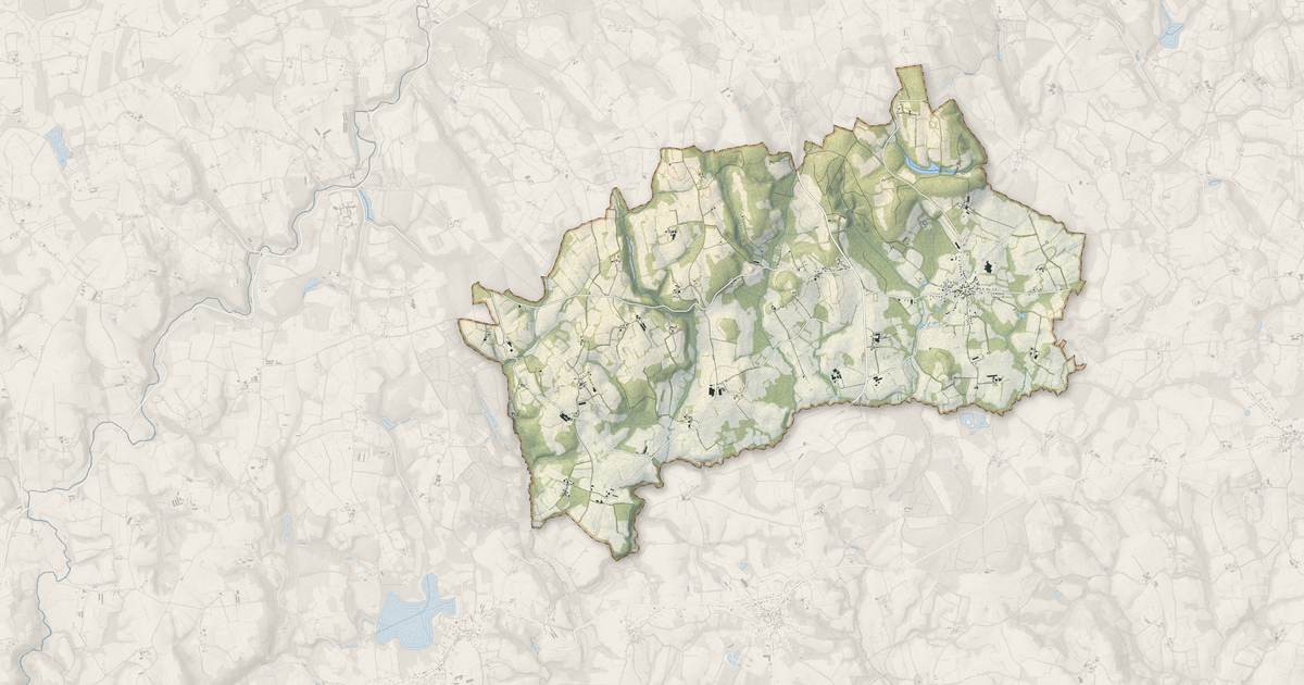 Portrait cartographique de Saint-Tugdual : relief, eau, forêts, bâti et voies, calculés à partir des données de l'IGN