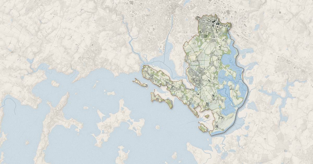 Portrait cartographique de Séné : relief, eau, forêts, bâti et voies, calculés à partir des données de l'IGN