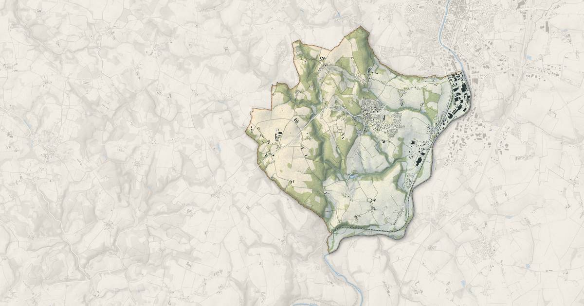 Portrait cartographique de Le Sourn : relief, eau, forêts, bâti et voies, calculés à partir des données de l'IGN