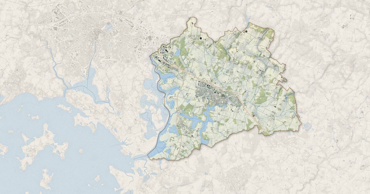 Portrait cartographique de Theix-Noyalo : relief, eau, forêts, bâti et voies, calculés à partir des données de l'IGN