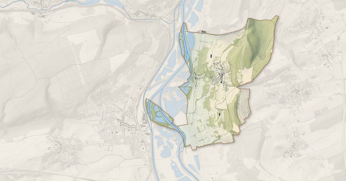 Portrait cartographique de Arry : relief, eau, forêts, bâti et voies, calculés à partir des données de l'IGN
