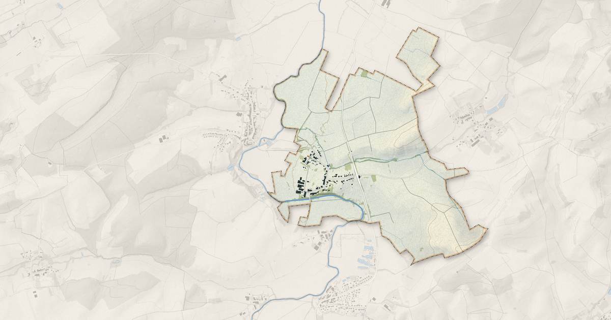 Portrait cartographique de Bettange : relief, eau, forêts, bâti et voies, calculés à partir des données de l'IGN
