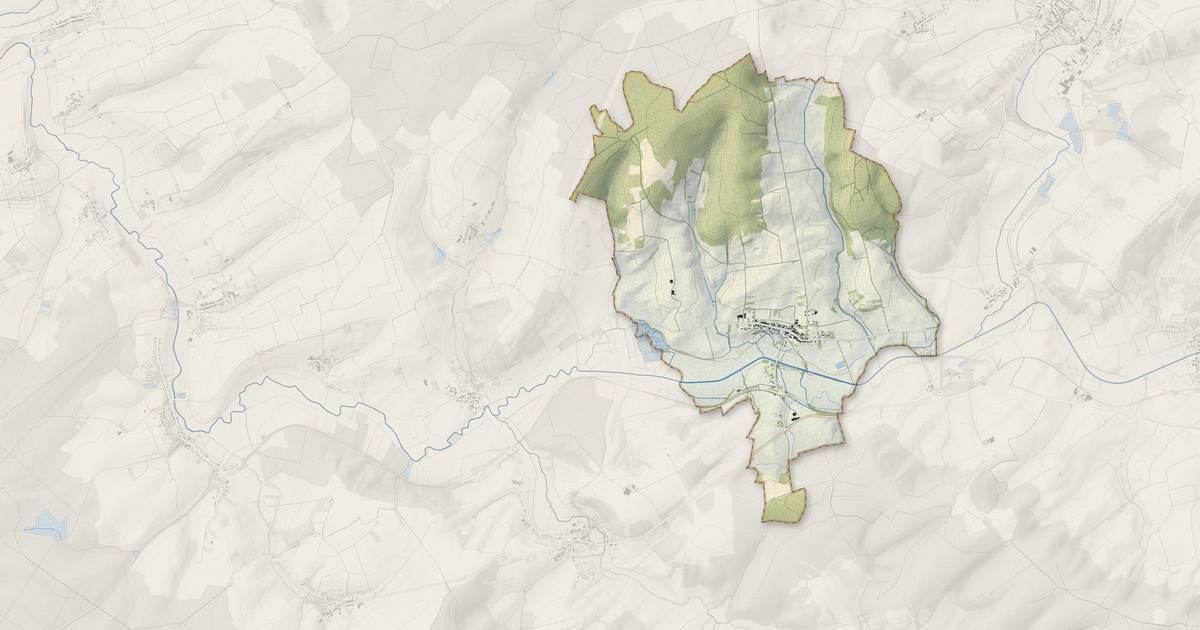 Portrait cartographique de Chambrey : relief, eau, forêts, bâti et voies, calculés à partir des données de l'IGN