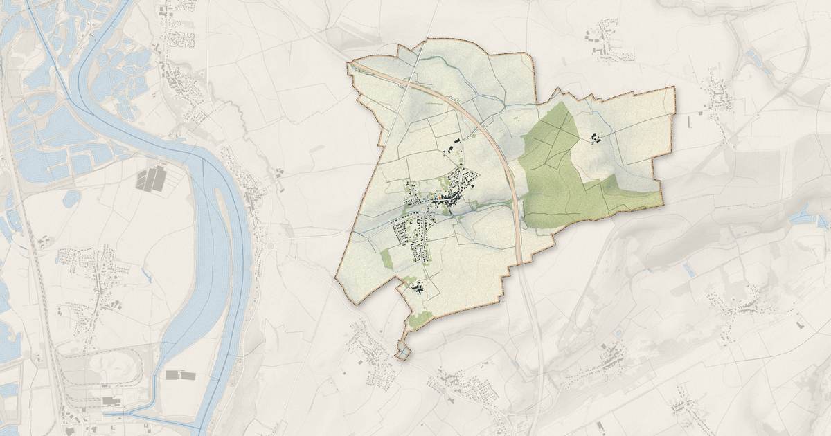 Portrait cartographique de Charly-Oradour : relief, eau, forêts, bâti et voies, calculés à partir des données de l'IGN