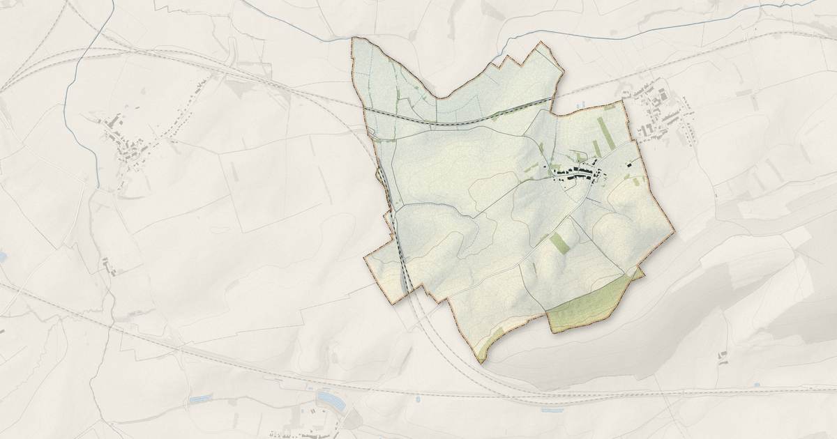 Portrait cartographique de Chenois : relief, eau, forêts, bâti et voies, calculés à partir des données de l'IGN