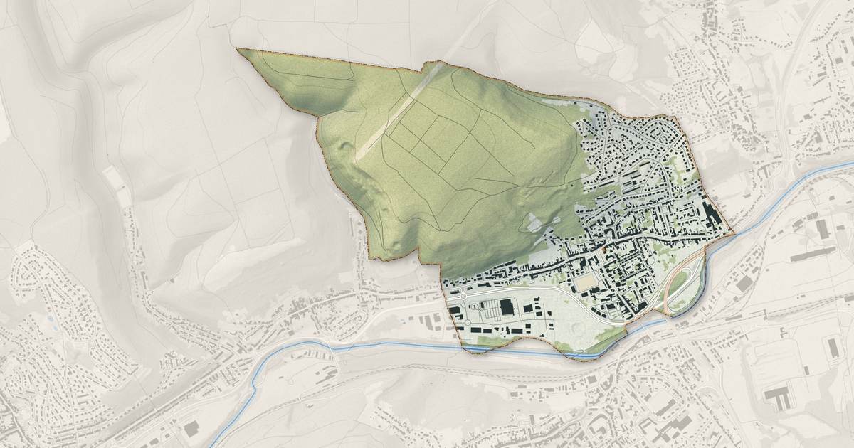 Portrait cartographique de Clouange : relief, eau, forêts, bâti et voies, calculés à partir des données de l'IGN
