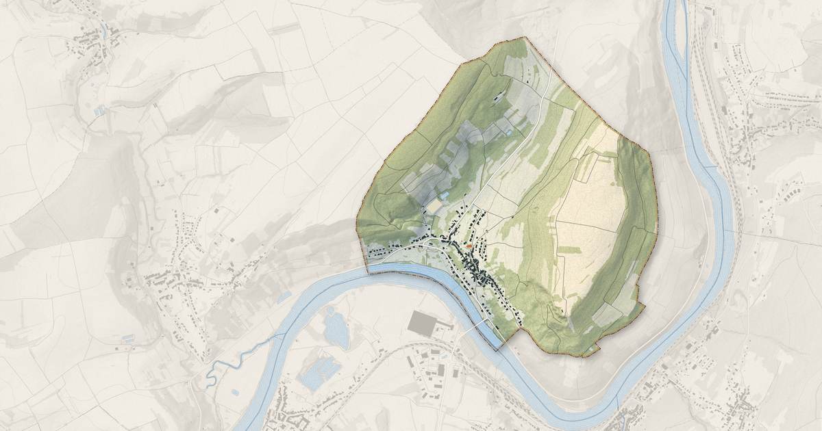 Portrait cartographique de Contz-les-Bains : relief, eau, forêts, bâti et voies, calculés à partir des données de l'IGN