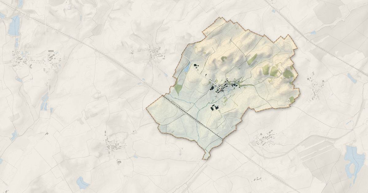 Portrait cartographique de Domnom-lès-Dieuze : relief, eau, forêts, bâti et voies, calculés à partir des données de l'IGN