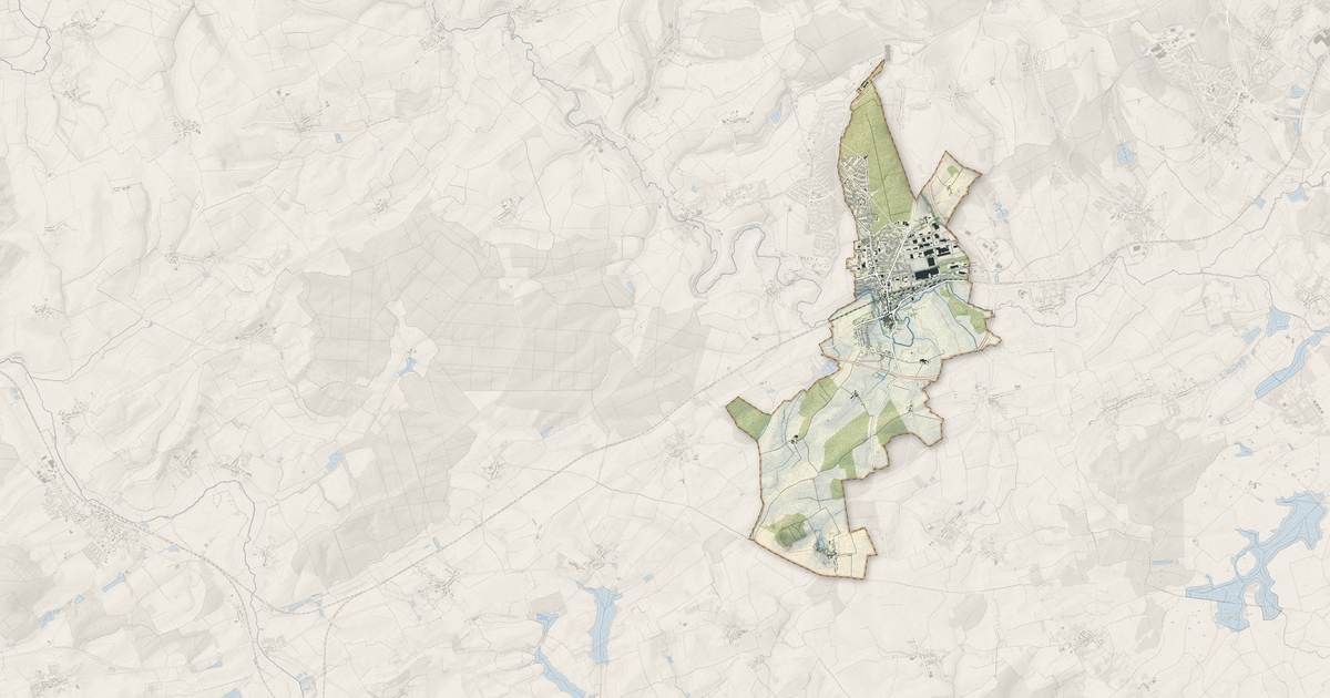 Portrait cartographique de Faulquemont : relief, eau, forêts, bâti et voies, calculés à partir des données de l'IGN