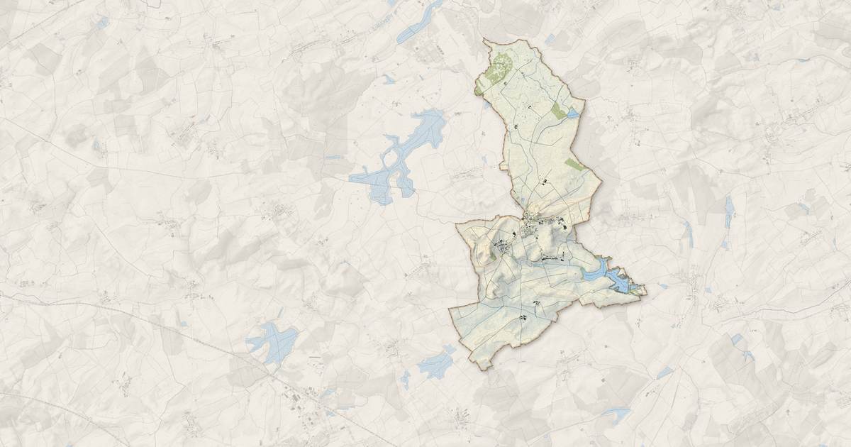 Portrait cartographique de Grostenquin : relief, eau, forêts, bâti et voies, calculés à partir des données de l'IGN