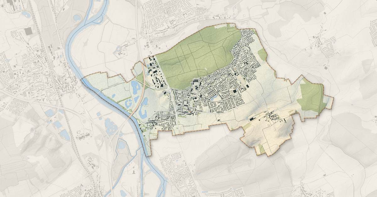 Portrait cartographique de Guénange : relief, eau, forêts, bâti et voies, calculés à partir des données de l'IGN