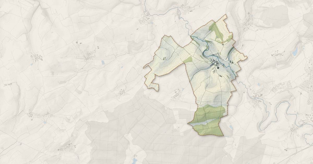 Portrait cartographique de Guinglange : relief, eau, forêts, bâti et voies, calculés à partir des données de l'IGN