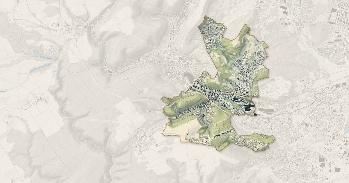 Portrait cartographique de Hayange : relief, eau, forêts, bâti et voies, calculés à partir des données de l'IGN