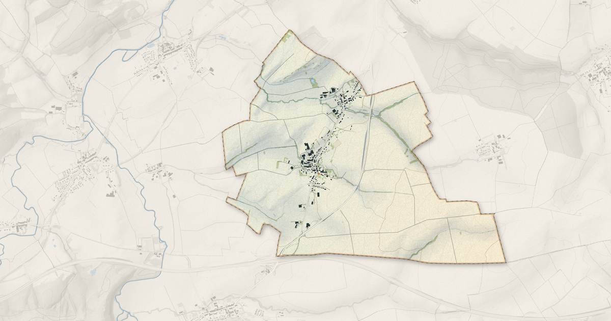 Portrait cartographique de Helstroff : relief, eau, forêts, bâti et voies, calculés à partir des données de l'IGN