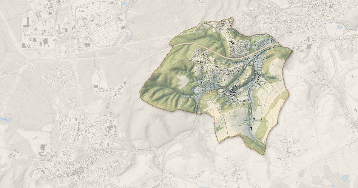 Portrait cartographique de Hombourg-Haut : relief, eau, forêts, bâti et voies, calculés à partir des données de l'IGN