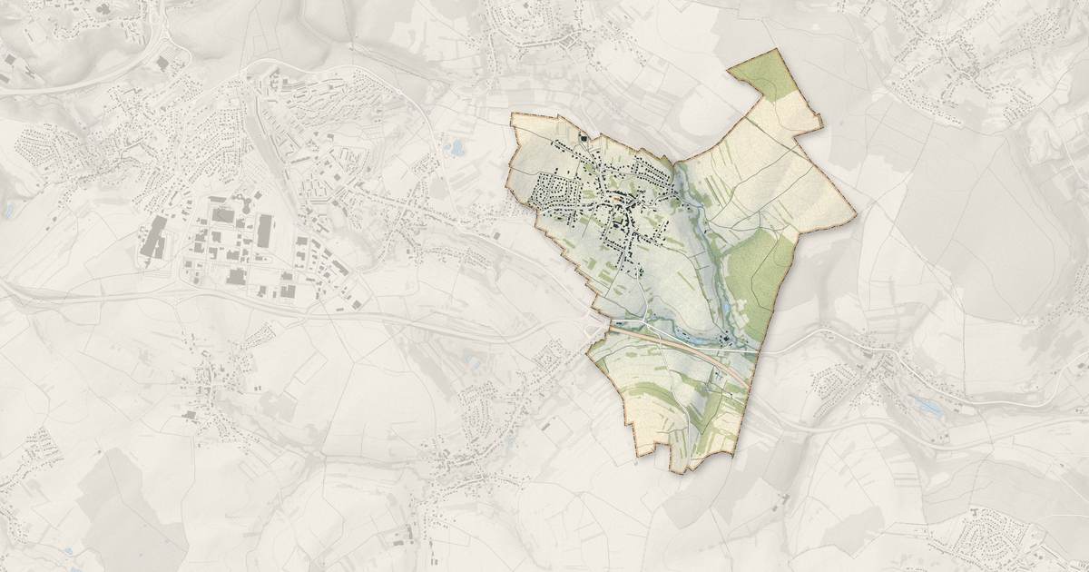 Portrait cartographique de Kerbach : relief, eau, forêts, bâti et voies, calculés à partir des données de l'IGN