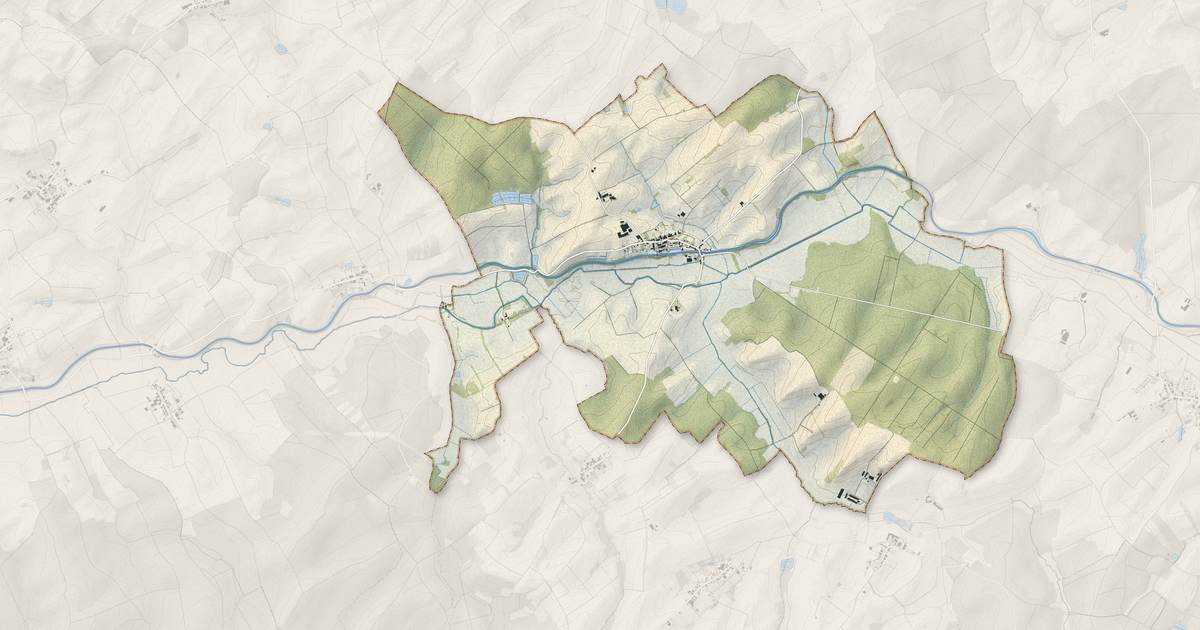 Portrait cartographique de Lagarde : relief, eau, forêts, bâti et voies, calculés à partir des données de l'IGN