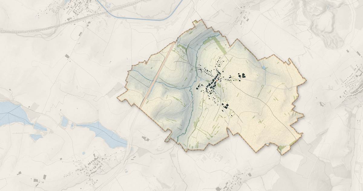 Portrait cartographique de Landange : relief, eau, forêts, bâti et voies, calculés à partir des données de l'IGN