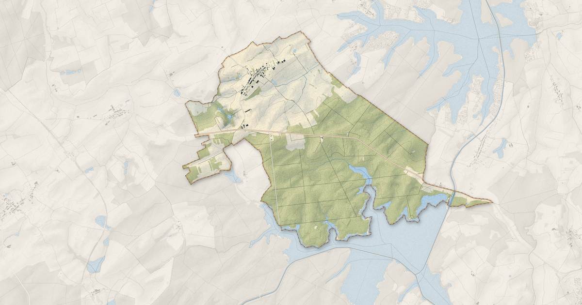 Portrait cartographique de Languimberg : relief, eau, forêts, bâti et voies, calculés à partir des données de l'IGN