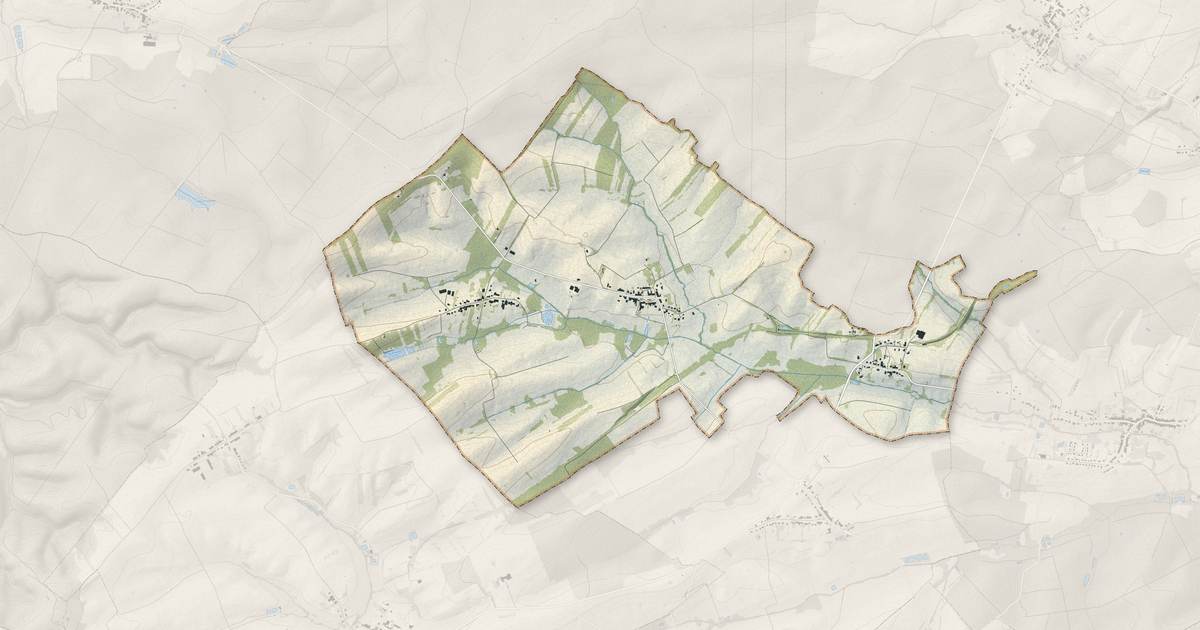 Portrait cartographique de Laumesfeld : relief, eau, forêts, bâti et voies, calculés à partir des données de l'IGN