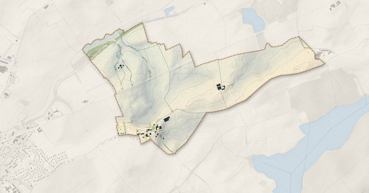 Portrait cartographique de Lindre-Haute : relief, eau, forêts, bâti et voies, calculés à partir des données de l'IGN