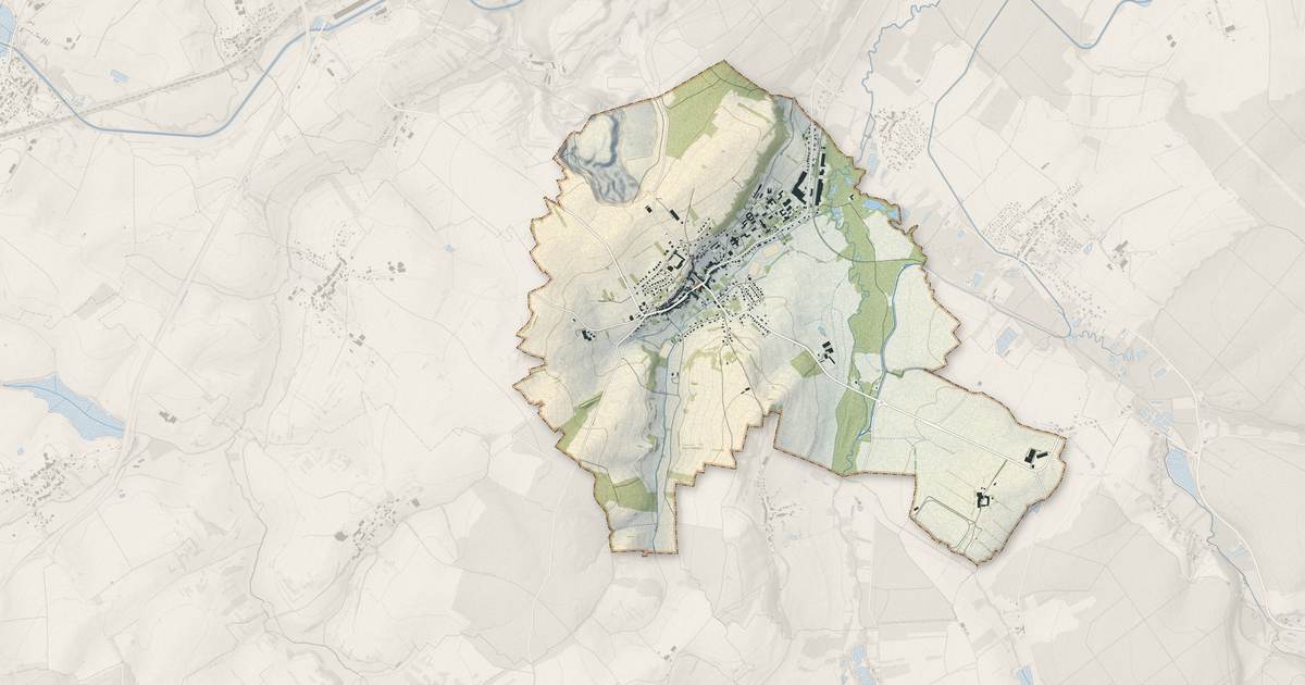 Portrait cartographique de Lorquin : relief, eau, forêts, bâti et voies, calculés à partir des données de l'IGN