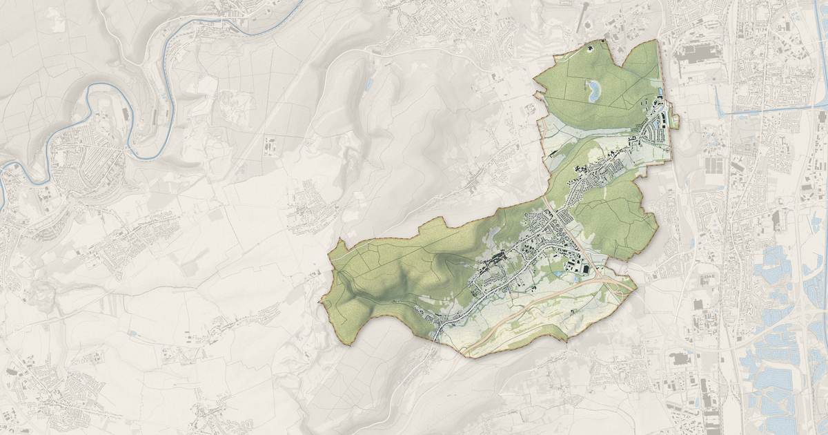 Portrait cartographique de Marange-Silvange : relief, eau, forêts, bâti et voies, calculés à partir des données de l'IGN