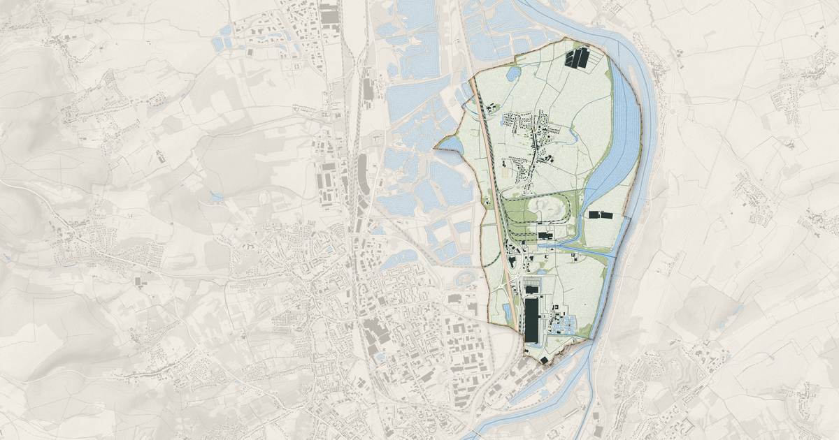 Portrait cartographique de La Maxe : relief, eau, forêts, bâti et voies, calculés à partir des données de l'IGN