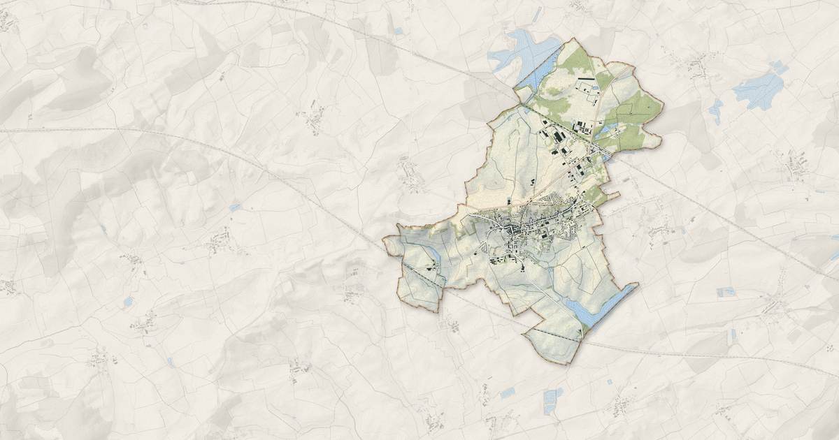Portrait cartographique de Morhange : relief, eau, forêts, bâti et voies, calculés à partir des données de l'IGN