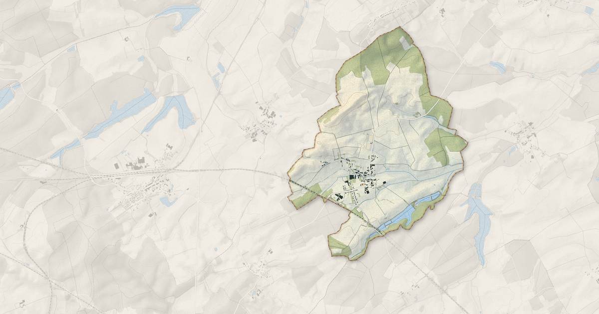 Portrait cartographique de Nébing : relief, eau, forêts, bâti et voies, calculés à partir des données de l'IGN