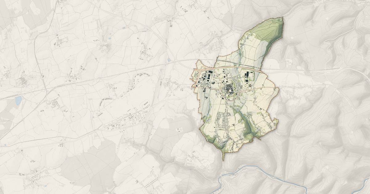 Portrait cartographique de Phalsbourg : relief, eau, forêts, bâti et voies, calculés à partir des données de l'IGN