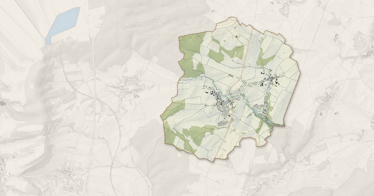 Portrait cartographique de Roussy-le-Village : relief, eau, forêts, bâti et voies, calculés à partir des données de l'IGN