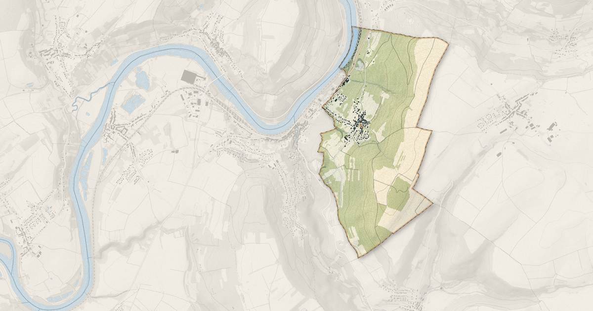 Portrait cartographique de Rustroff : relief, eau, forêts, bâti et voies, calculés à partir des données de l'IGN