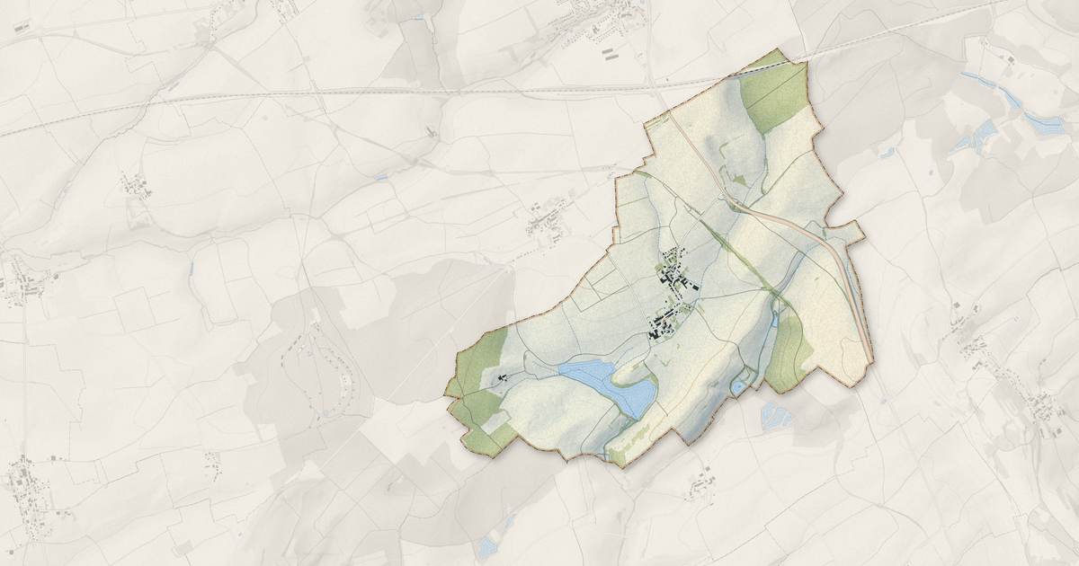 Portrait cartographique de Sailly-Achâtel : relief, eau, forêts, bâti et voies, calculés à partir des données de l'IGN