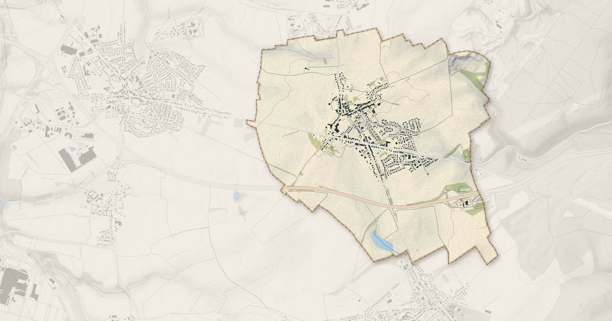Portrait cartographique de Saint-Privat-la-Montagne : relief, eau, forêts, bâti et voies, calculés à partir des données de l'IGN